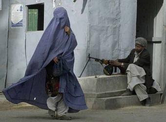 Foto y Luz: LA SONRISA PRISIONERA TRAS EL BURKA